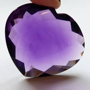 Bild Artikel Amethyst Herz 100 ct